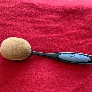EUC Looky brush - Foundation brush